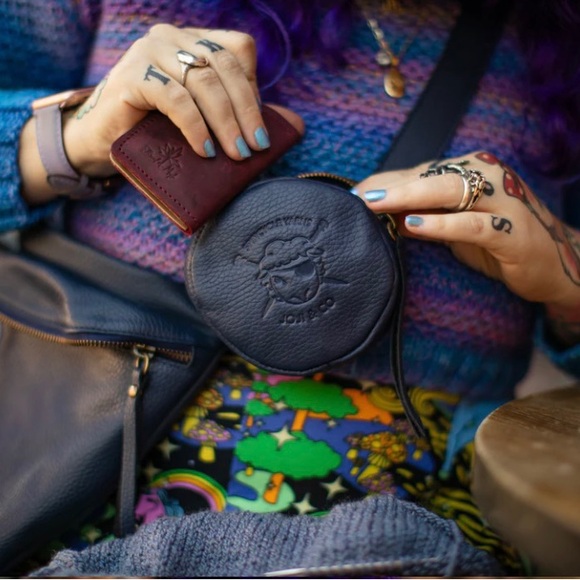 Joji & Co and Spincycle Yarns knitting bestie brown leather Fanny pack - Picture 5 of 9